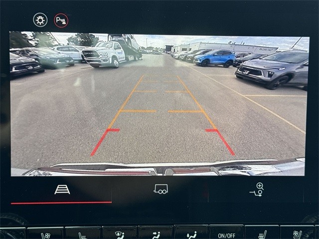 GMC Canyon Vehicle Full-screen Gallery Image 17