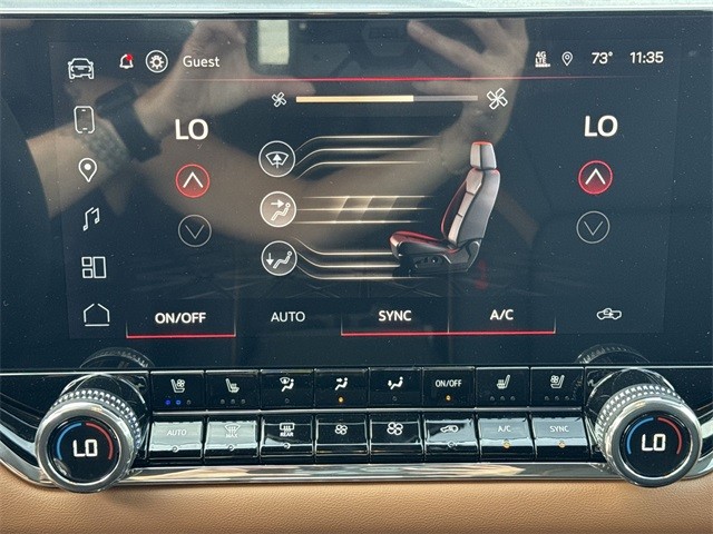 GMC Canyon Vehicle Full-screen Gallery Image 19