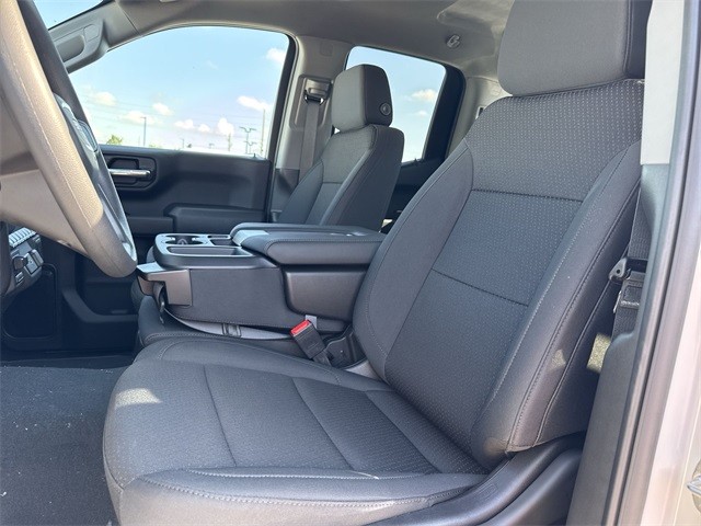 GMC Sierra 1500 Vehicle Full-screen Gallery Image 11