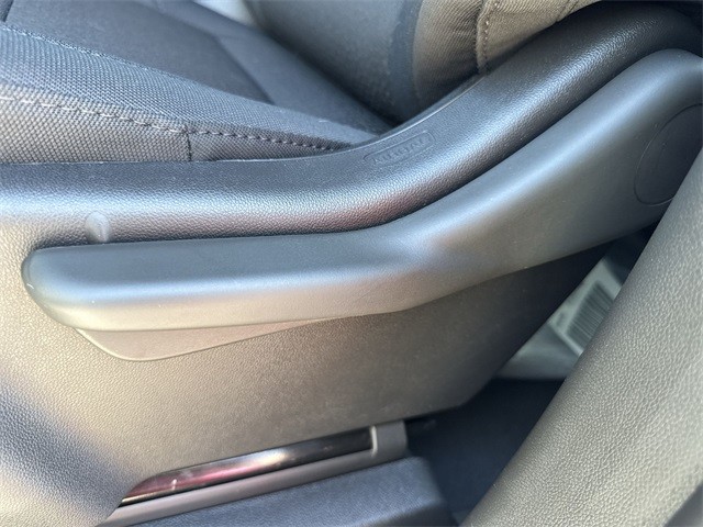 GMC Sierra 1500 Vehicle Full-screen Gallery Image 12