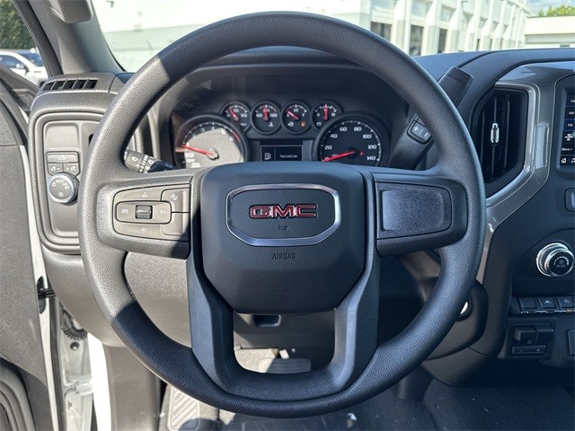 GMC Sierra 1500 Vehicle Full-screen Gallery Image 14