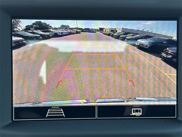 GMC Sierra 1500 Vehicle Full-screen Gallery Image 17