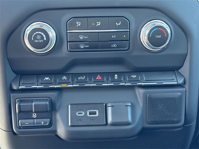 GMC Sierra 1500 Vehicle Full-screen Gallery Image 18