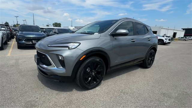 Buick Encore GX Vehicle Full-screen Gallery Image 04