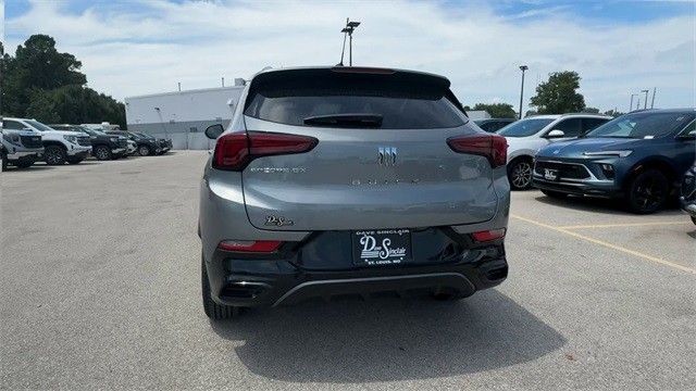 Buick Encore GX Vehicle Full-screen Gallery Image 07