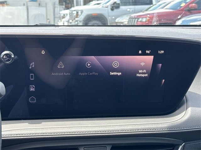 Buick Encore GX Vehicle Full-screen Gallery Image 16