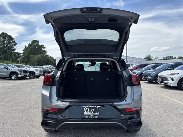 Buick Encore GX Vehicle Full-screen Gallery Image 22