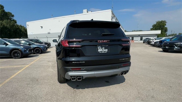 GMC Acadia Vehicle Full-screen Gallery Image 07