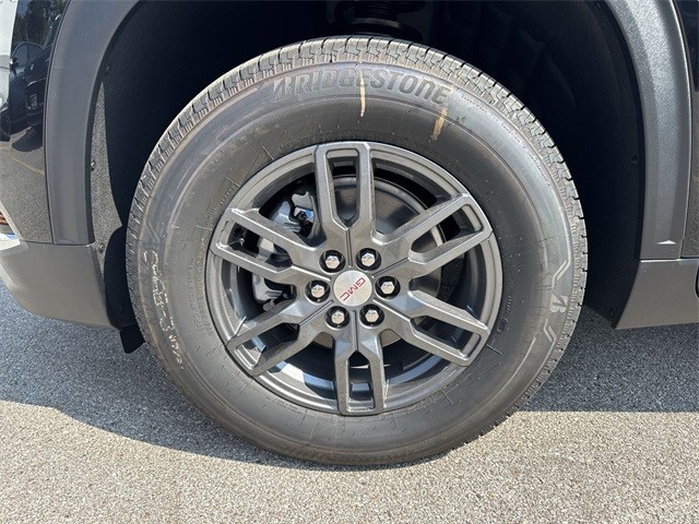 GMC Acadia Vehicle Full-screen Gallery Image 10