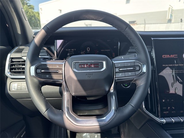 GMC Acadia Vehicle Full-screen Gallery Image 14