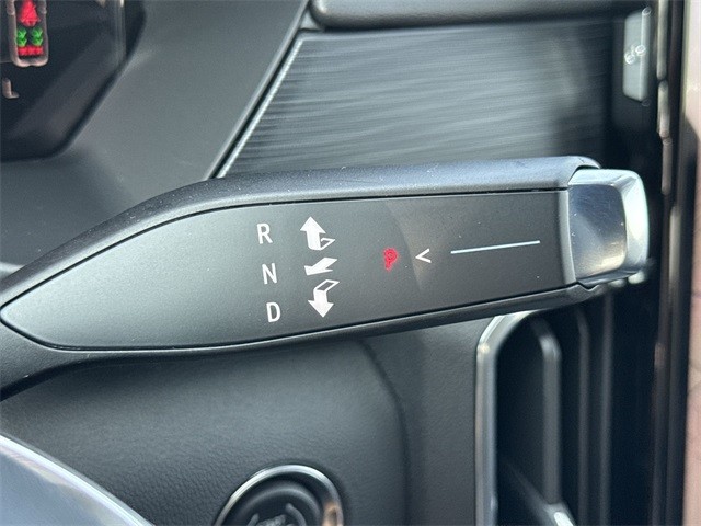 GMC Acadia Vehicle Full-screen Gallery Image 20