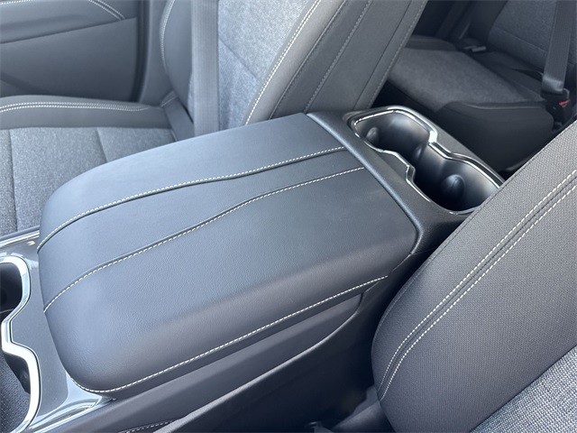 GMC Acadia Vehicle Full-screen Gallery Image 21