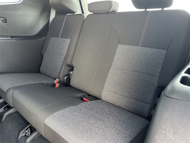 GMC Acadia Vehicle Full-screen Gallery Image 23