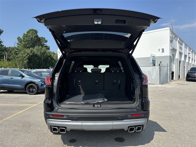 GMC Acadia Vehicle Full-screen Gallery Image 24