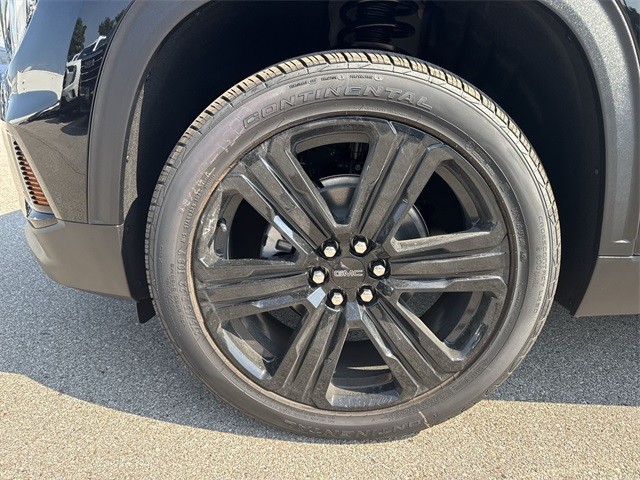 GMC Acadia Vehicle Full-screen Gallery Image 10