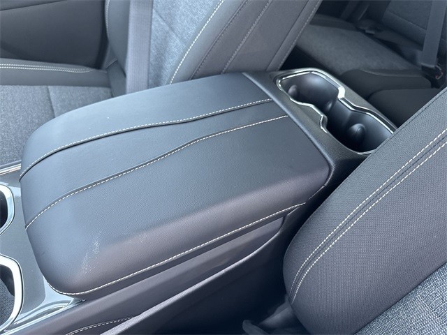 GMC Acadia Vehicle Full-screen Gallery Image 21