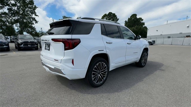 GMC Terrain Vehicle Full-screen Gallery Image 08