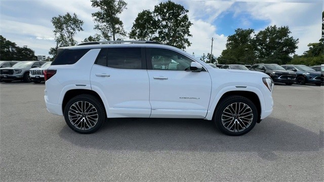 GMC Terrain Vehicle Full-screen Gallery Image 09