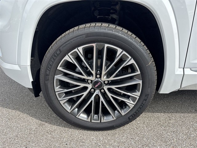 GMC Terrain Vehicle Full-screen Gallery Image 10