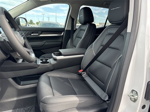 GMC Terrain Vehicle Full-screen Gallery Image 11