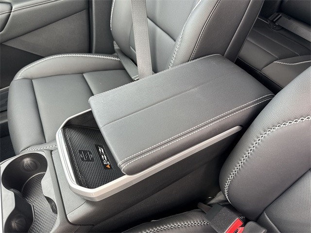 GMC Terrain Vehicle Full-screen Gallery Image 21