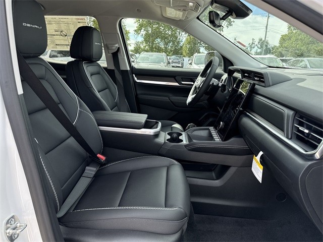 GMC Terrain Vehicle Full-screen Gallery Image 24