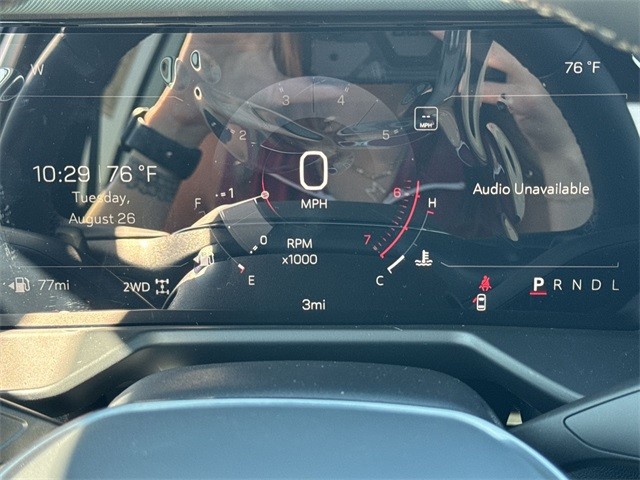 GMC Acadia Vehicle Full-screen Gallery Image 15