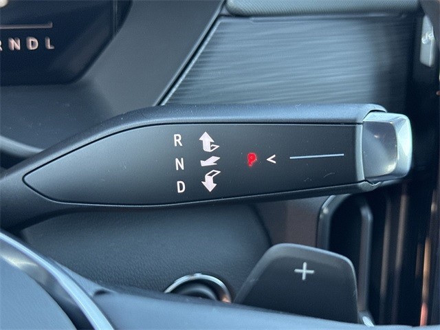 GMC Acadia Vehicle Full-screen Gallery Image 20