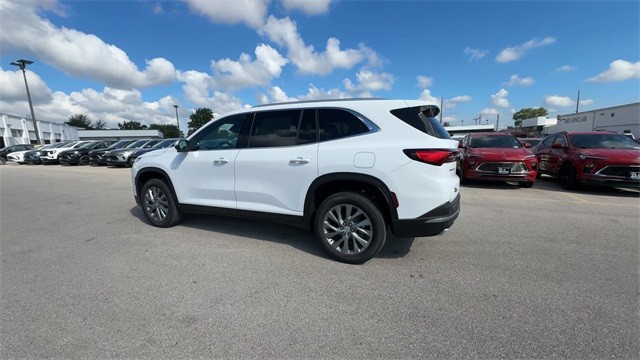 Buick Enclave Vehicle Full-screen Gallery Image 06