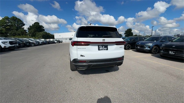Buick Enclave Vehicle Full-screen Gallery Image 07
