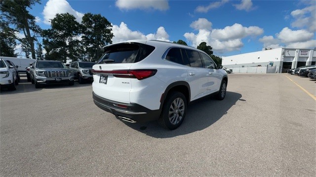 Buick Enclave Vehicle Full-screen Gallery Image 08