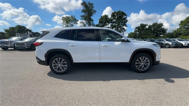 Buick Enclave Vehicle Full-screen Gallery Image 09