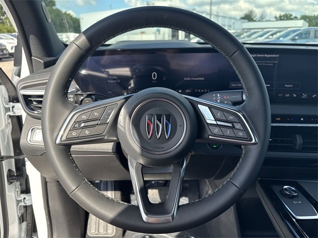 Buick Enclave Vehicle Full-screen Gallery Image 14