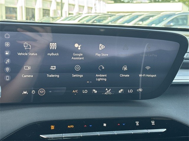 Buick Enclave Vehicle Full-screen Gallery Image 16