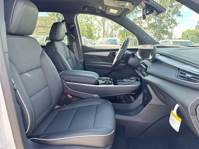 Buick Enclave Vehicle Full-screen Gallery Image 25