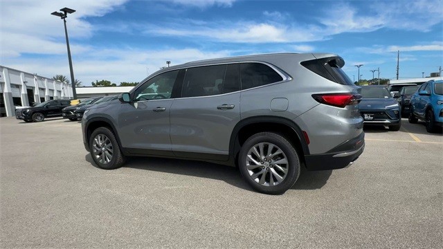 Buick Enclave Vehicle Full-screen Gallery Image 06