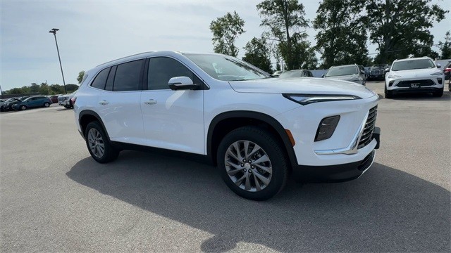 Buick Enclave Vehicle Full-screen Gallery Image 02