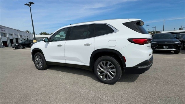 Buick Enclave Vehicle Full-screen Gallery Image 06