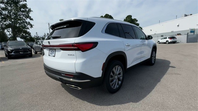 Buick Enclave Vehicle Full-screen Gallery Image 08