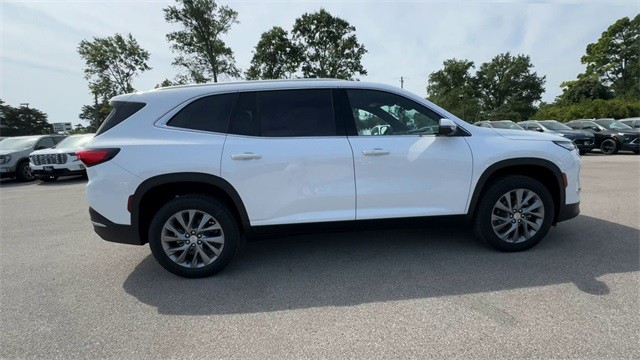 Buick Enclave Vehicle Full-screen Gallery Image 09