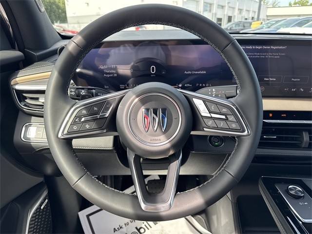 Buick Enclave Vehicle Full-screen Gallery Image 14