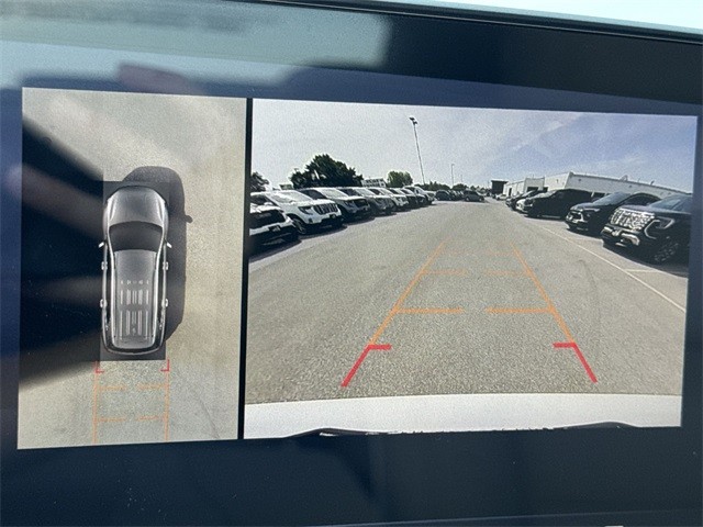 Buick Enclave Vehicle Full-screen Gallery Image 17