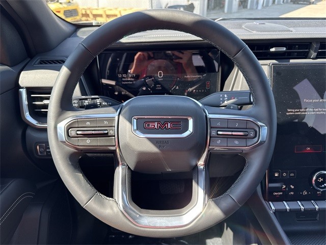 GMC Terrain Vehicle Full-screen Gallery Image 14