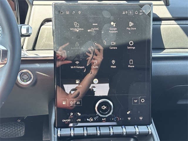 GMC Terrain Vehicle Full-screen Gallery Image 16