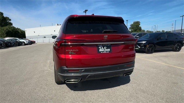 Buick Enclave Vehicle Full-screen Gallery Image 07