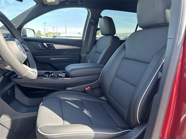 Buick Enclave Vehicle Full-screen Gallery Image 11