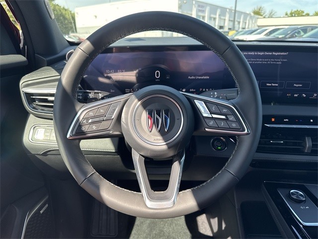 Buick Enclave Vehicle Full-screen Gallery Image 14