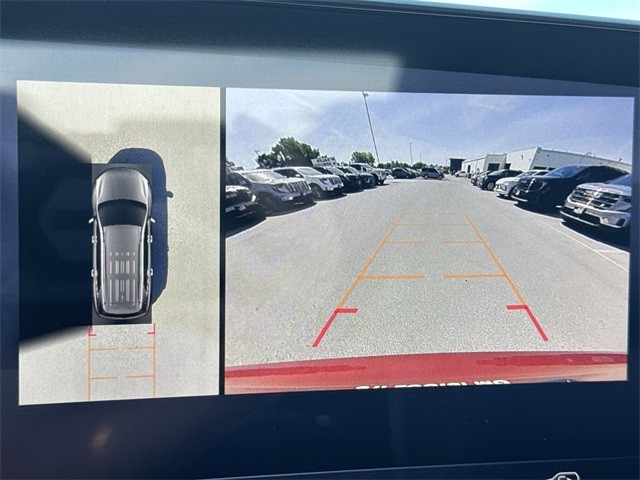 Buick Enclave Vehicle Full-screen Gallery Image 17