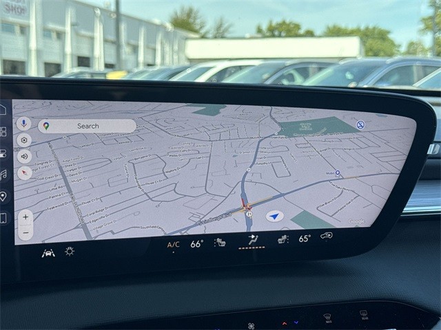 Buick Enclave Vehicle Full-screen Gallery Image 18