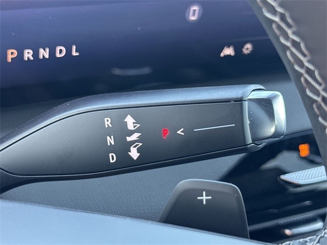 Buick Enclave Vehicle Full-screen Gallery Image 20